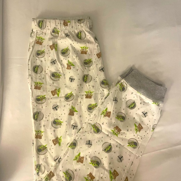 Ladies Baby yoda pj set NWT - Picture 4 of 6